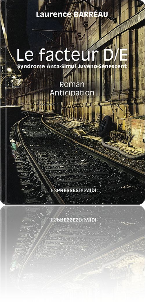 couverture présentant la photographie d'une voie de chemin de fer qui serpente entre un quai et un mur de la gare d'Edinburgh